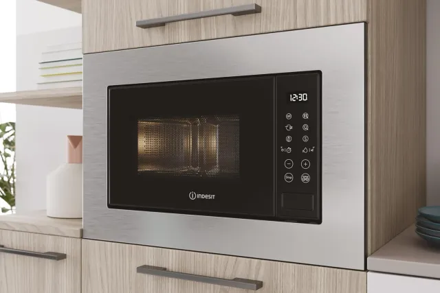 Indesit Microonde incasso MWI 120 GX.1 Microonde Da Incasso Con Grill Da 20L. Potenza Massima Microo