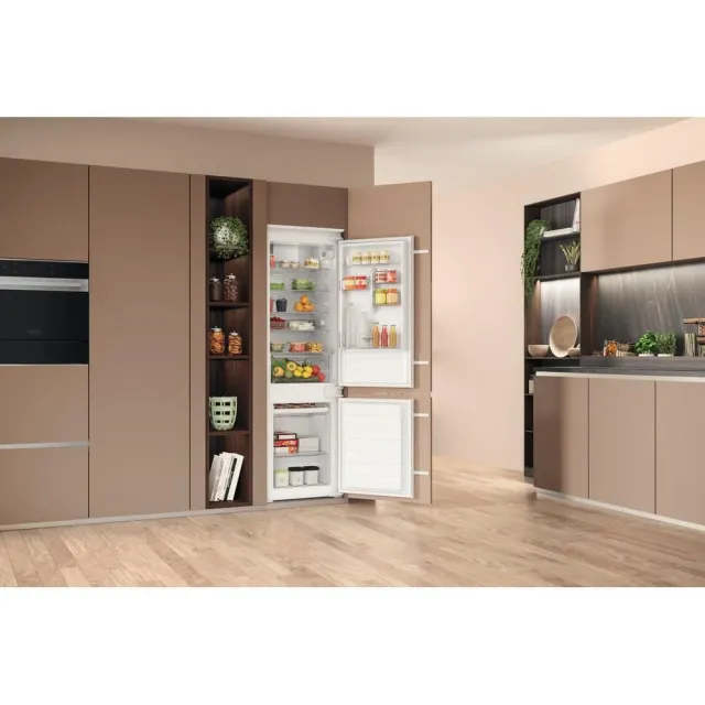 Hotpoint Frigorifero incasso doppia porta HAC18D011A1 Ariston Frigorifero combinato ad incasso