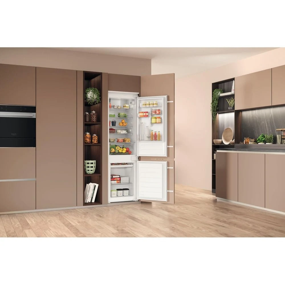 Hotpoint Frigorifero incasso doppia porta HAC18D011A1 Ariston Frigorifero combinato ad incasso